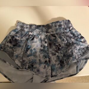 Lululemon Hotty Hots 2.5 inch